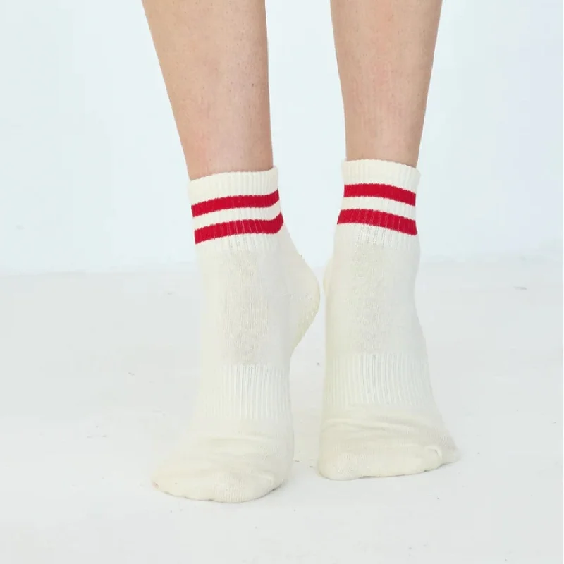 The Boyfriend Grip Crew Socks - Off White and Red